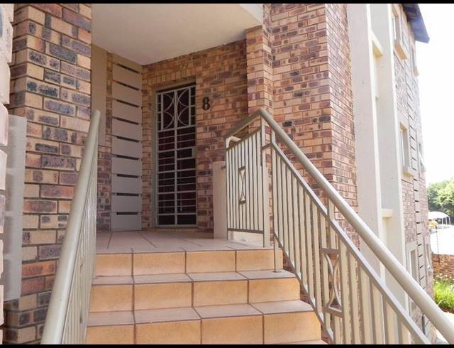 2 BEDROOM APARTMENT FOR SALE IN DIE HOEWES